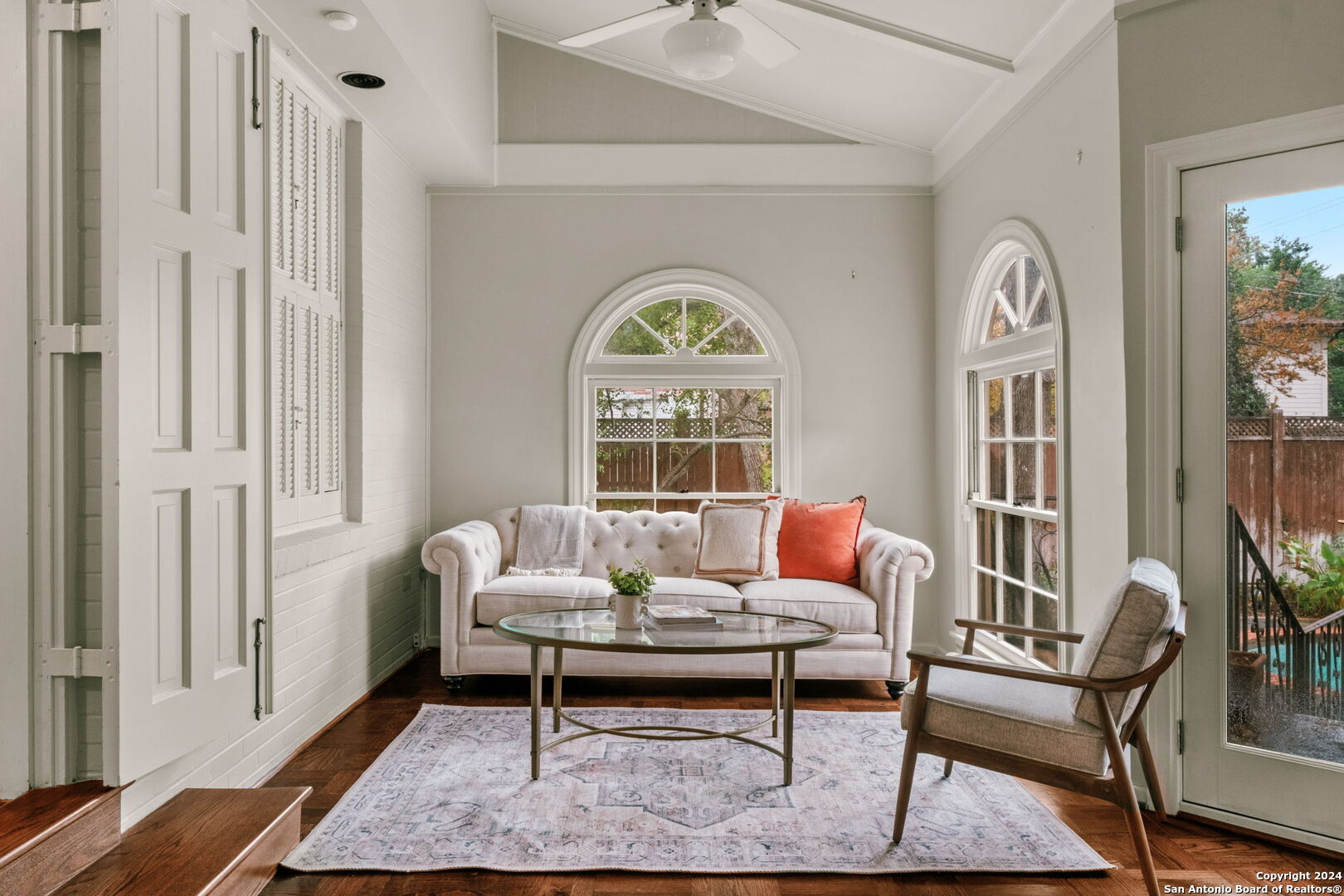 208 canterbury hill