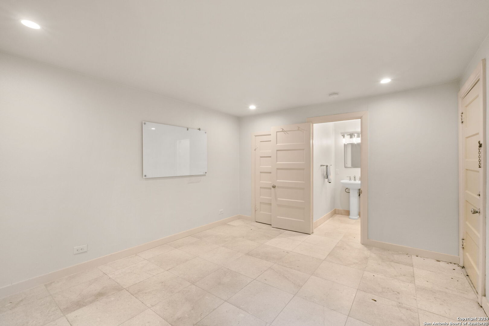 208 canterbury hill
