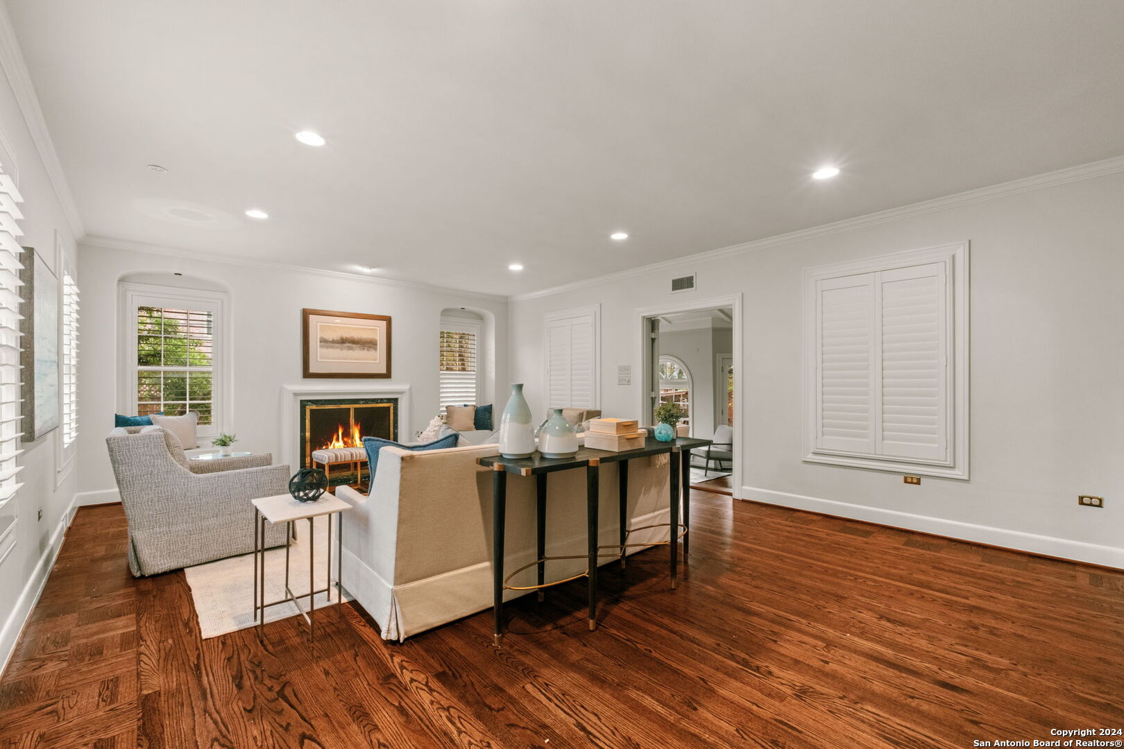 208 canterbury hill