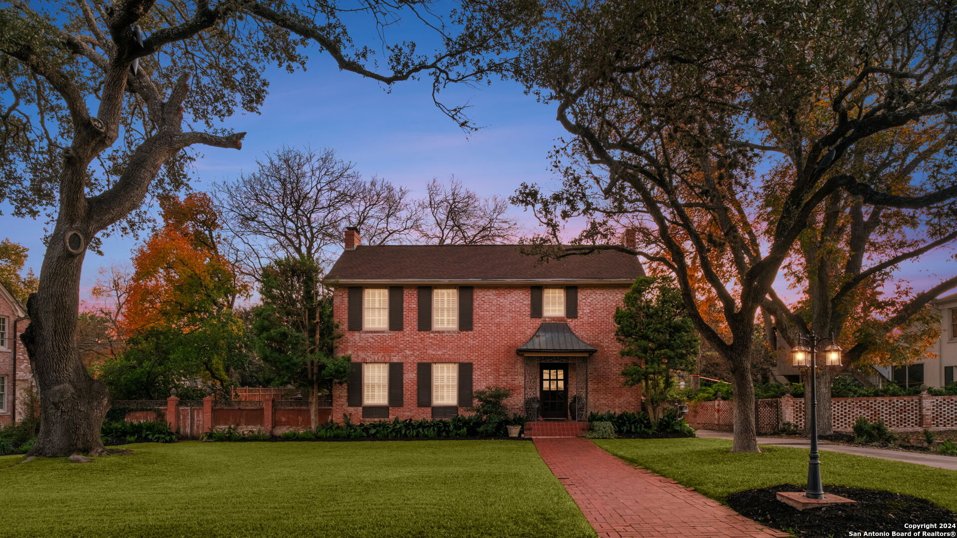 208 canterbury hill