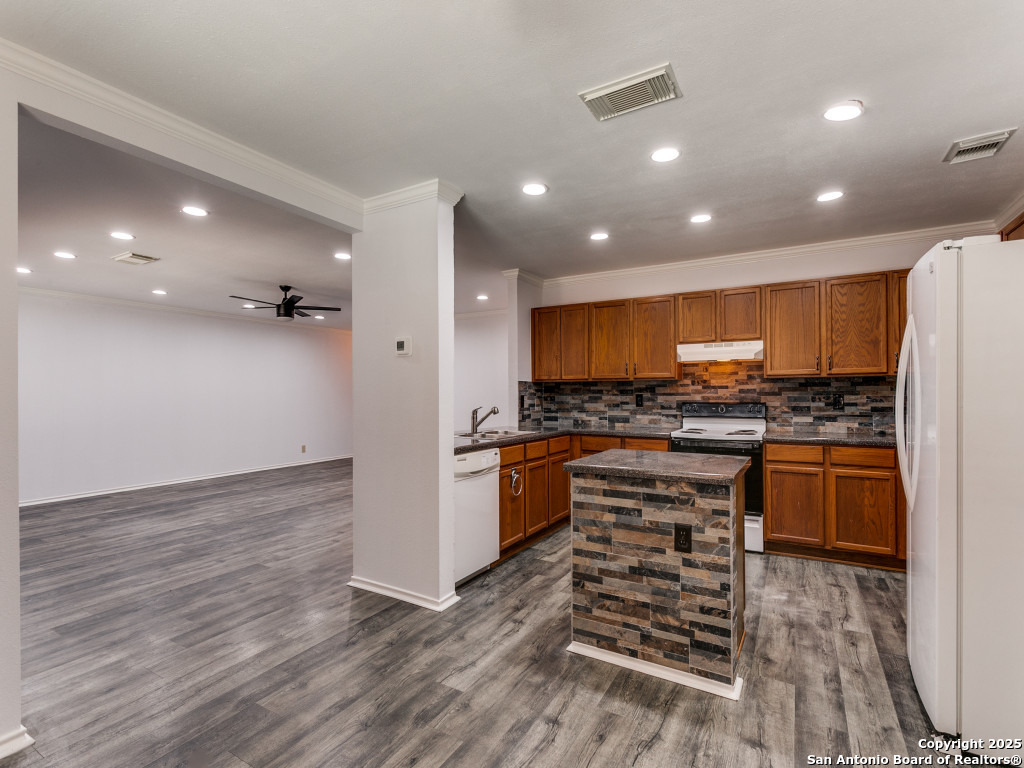 6303 Maverick Trail
