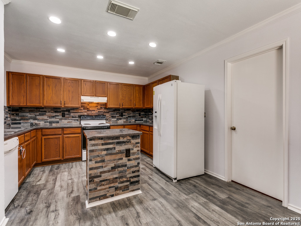 6303 Maverick Trail