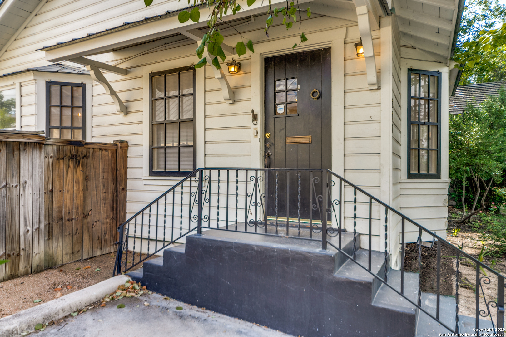 221 redwood