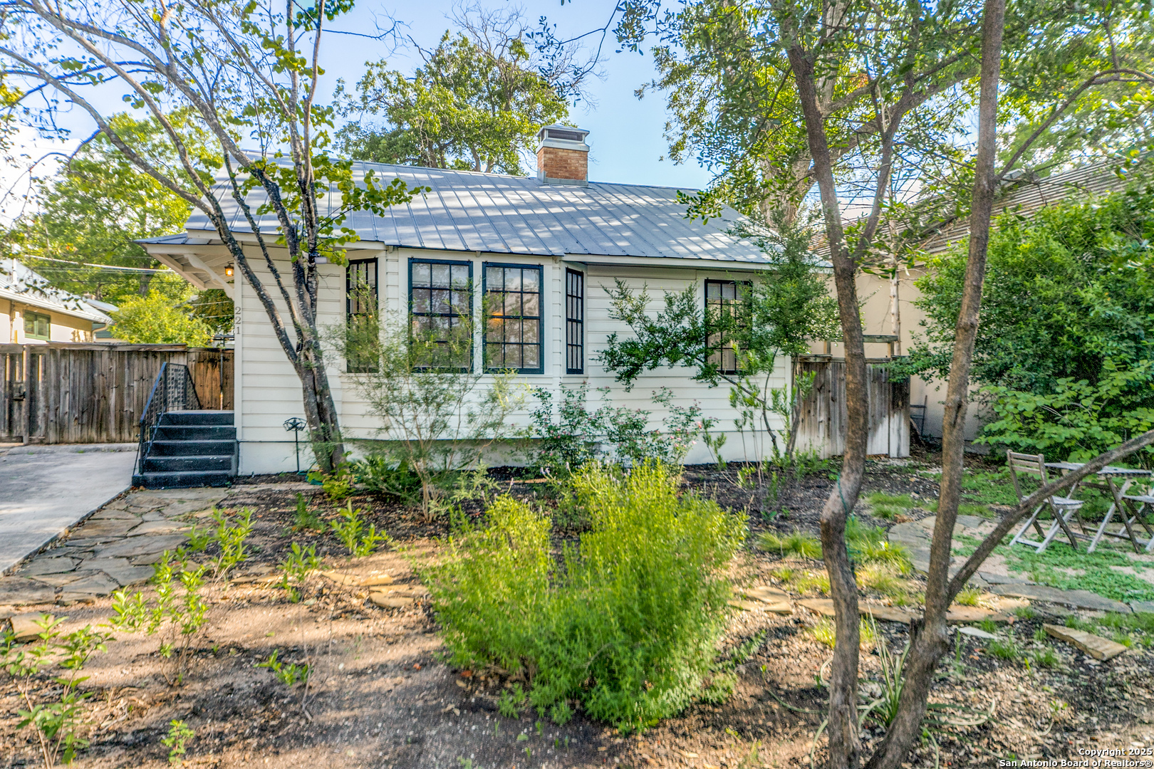 221 redwood