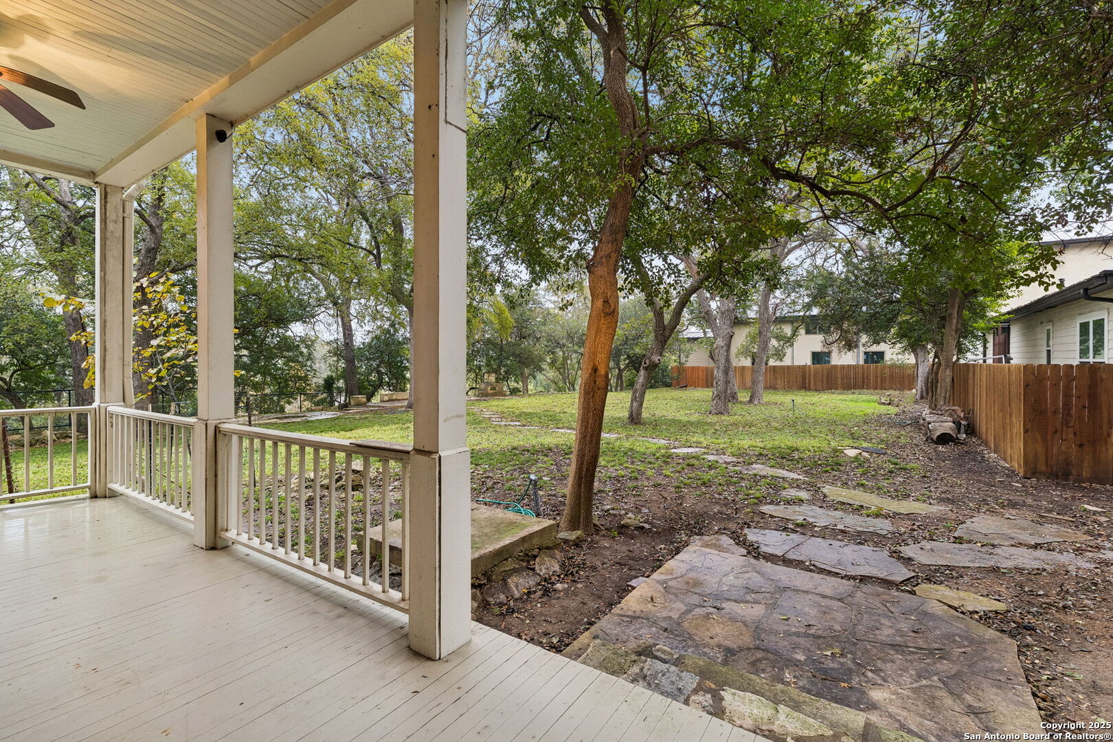 276 E Coll