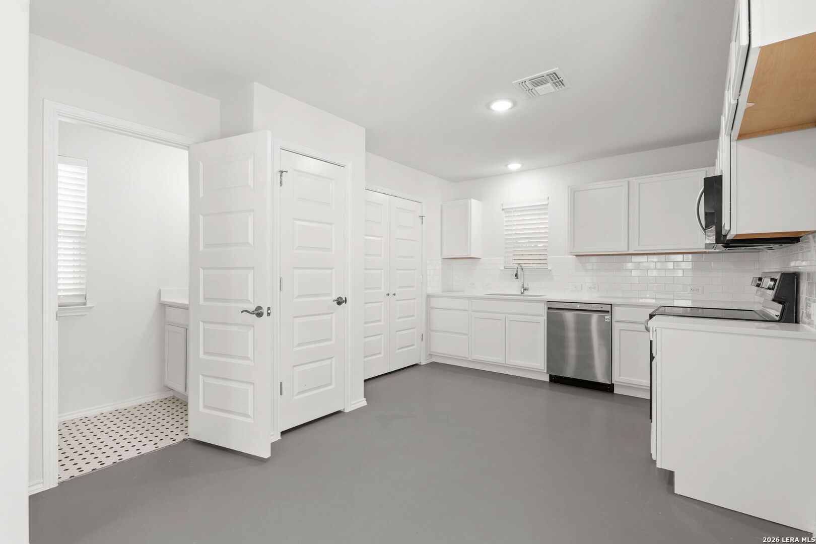 631 E Carolina 3