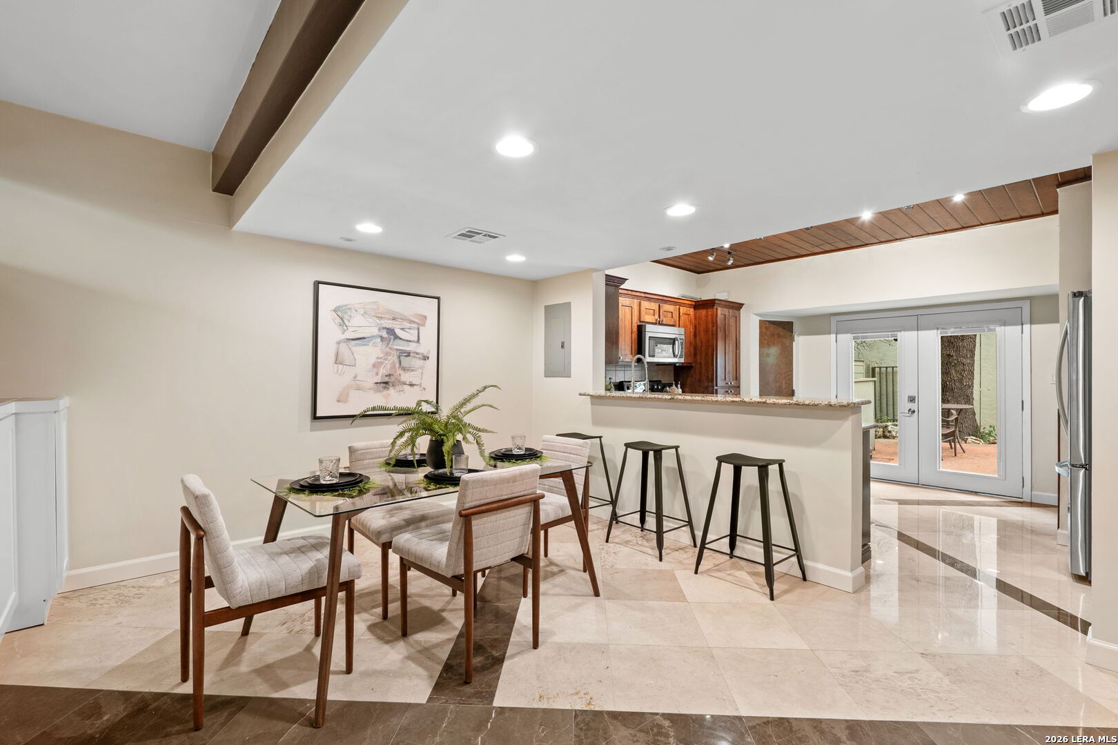 3102 EISENHAUER RD C26