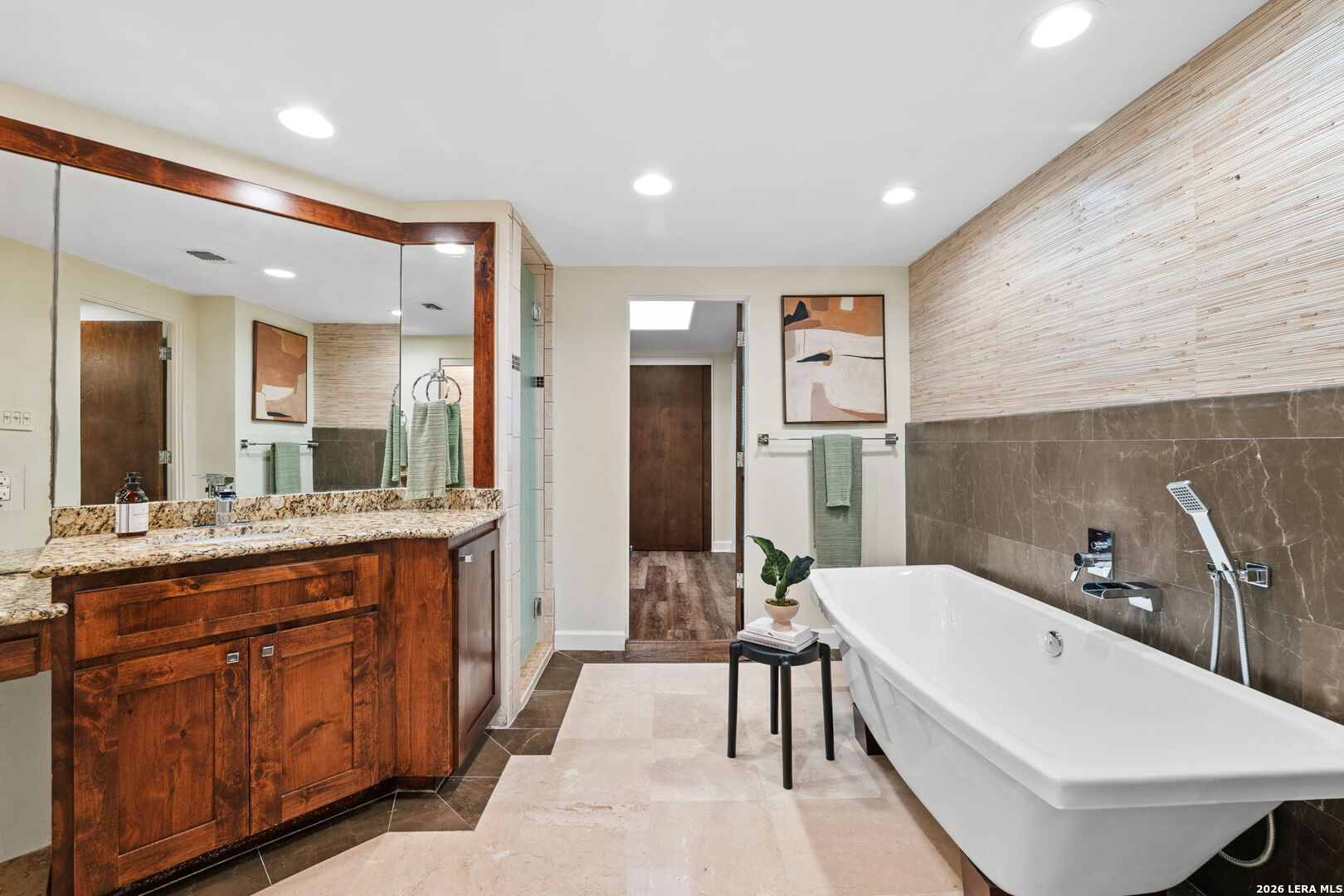 3102 EISENHAUER RD C26