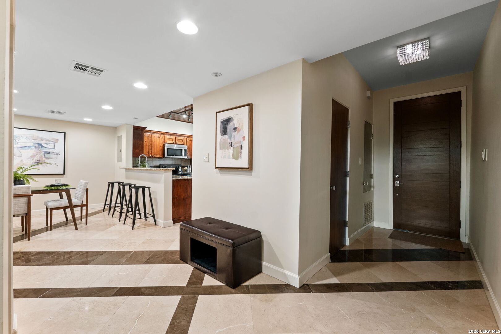 3102 EISENHAUER RD C26