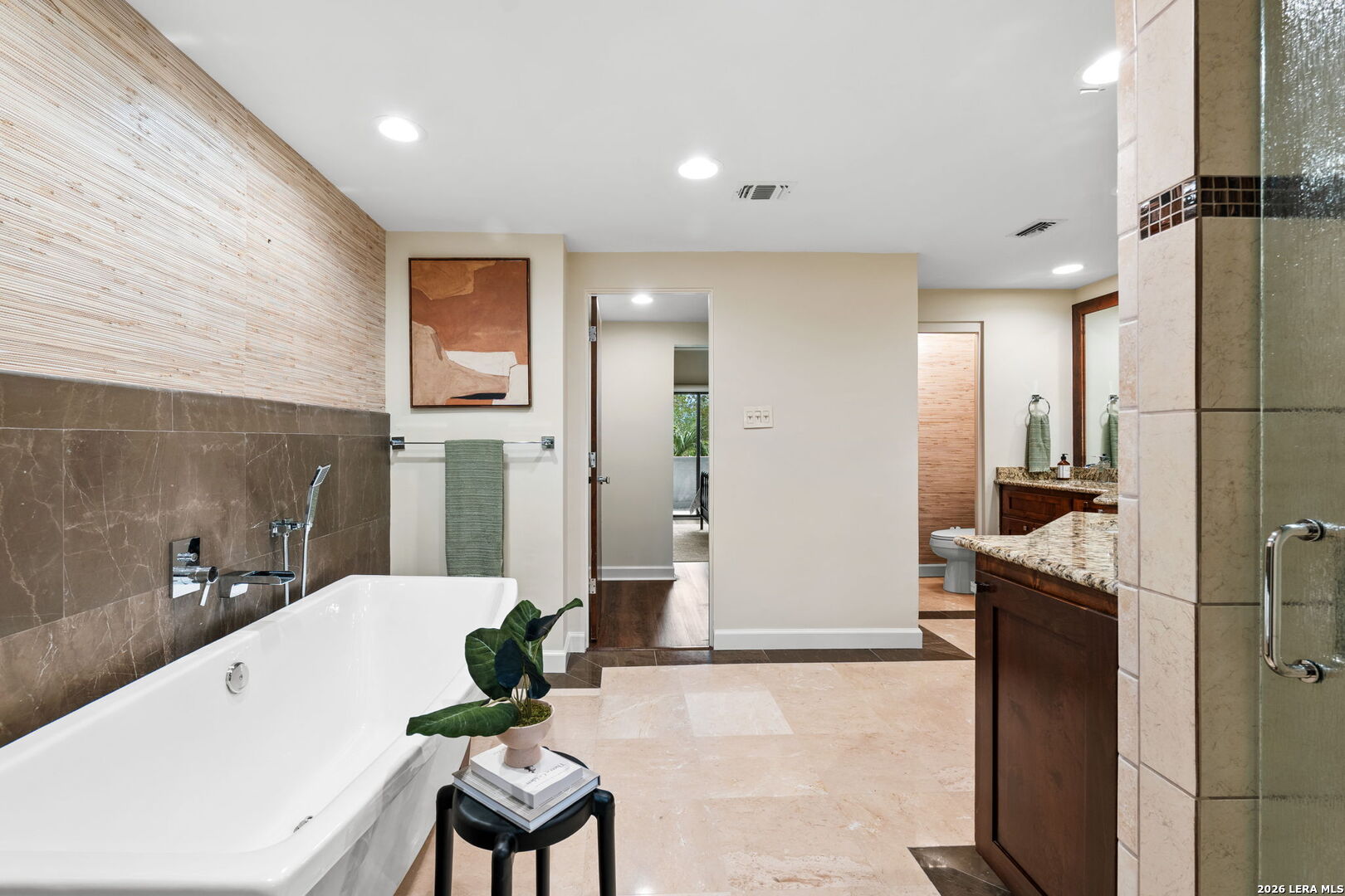 3102 EISENHAUER RD C26