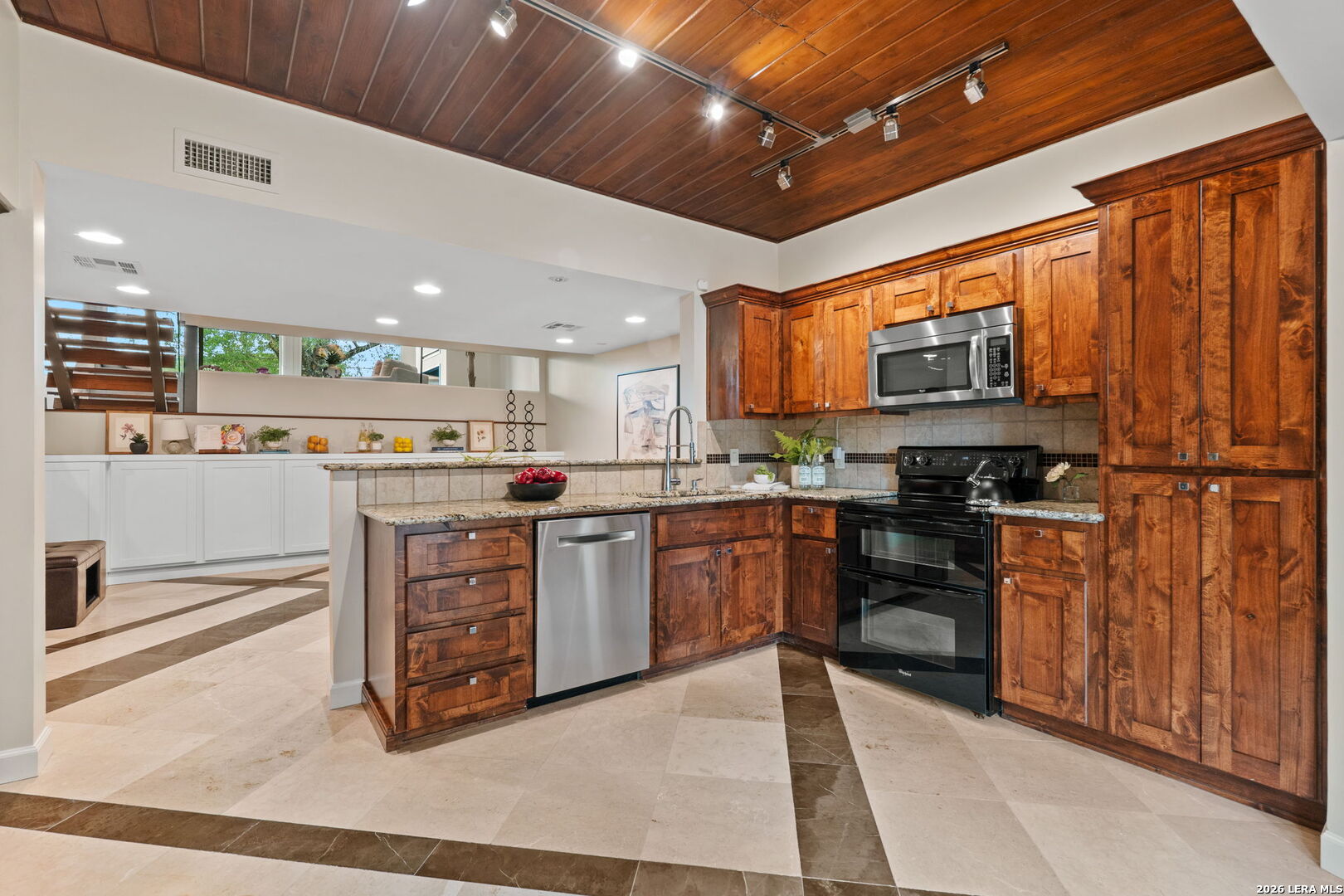 3102 EISENHAUER RD C26