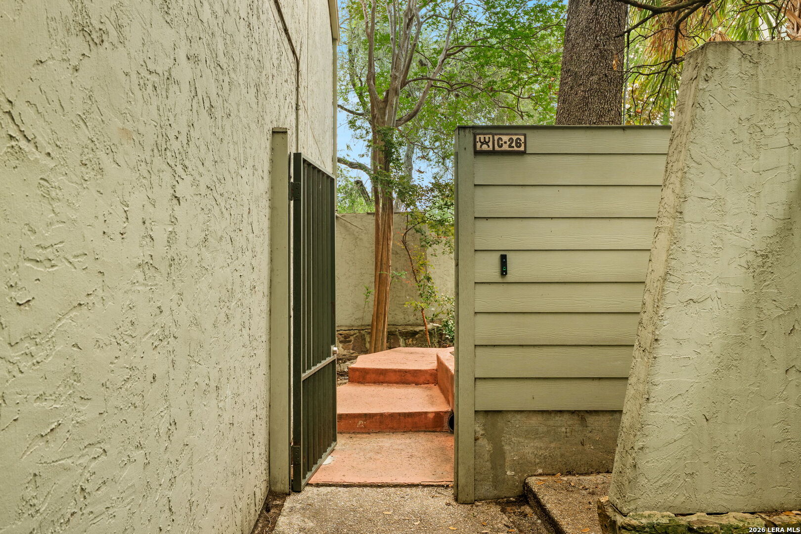 3102 EISENHAUER RD C26