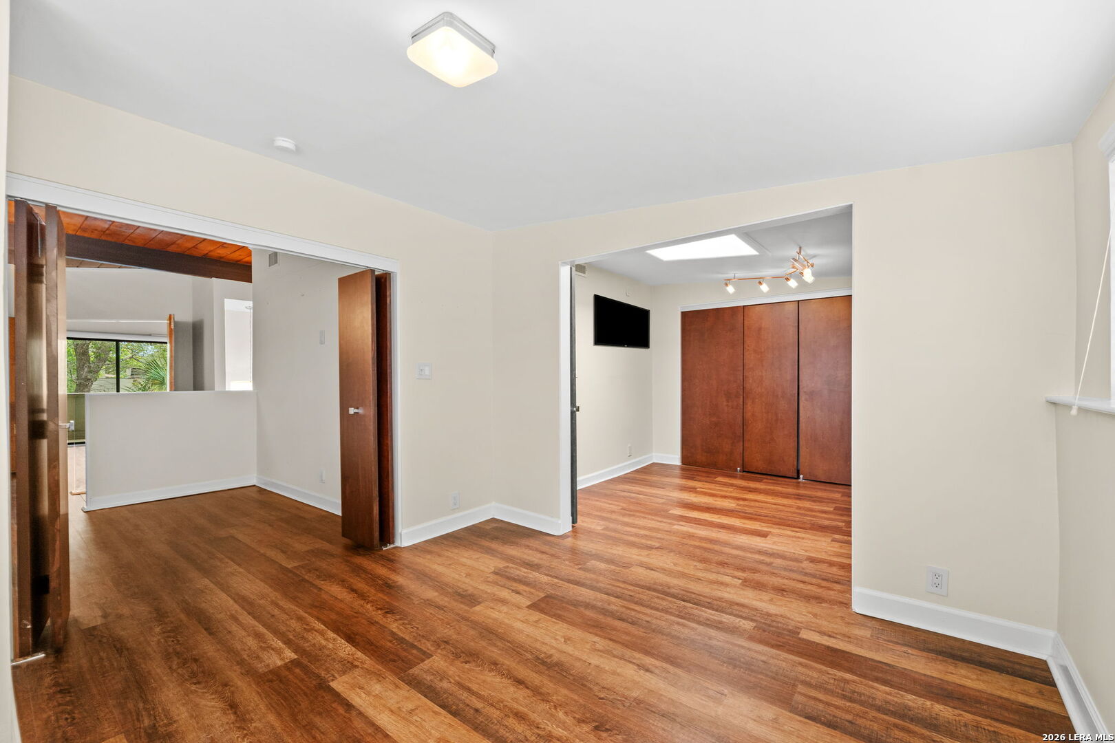 3102 EISENHAUER RD C26