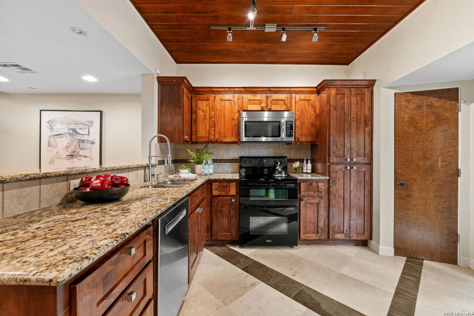 3102 EISENHAUER RD C26