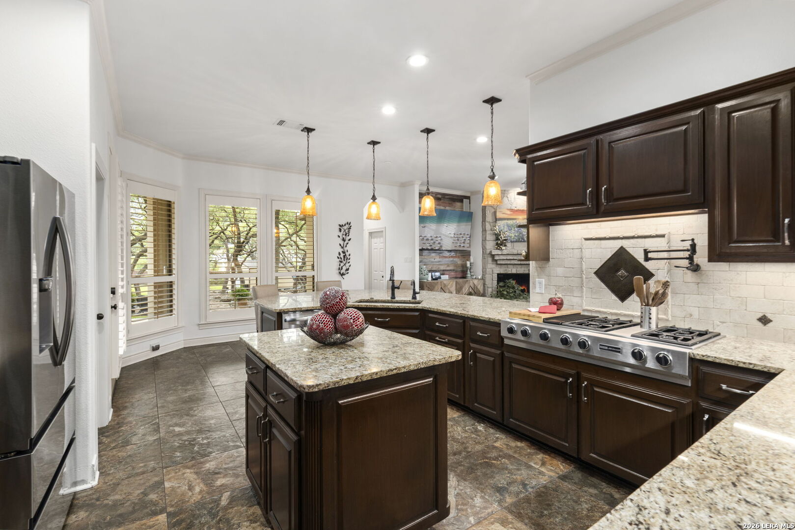 921 GREAT TREE DR