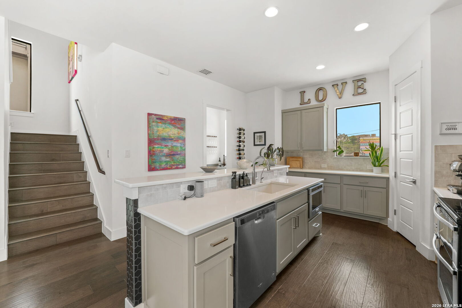 825 N Saint Marys St UNIT 301