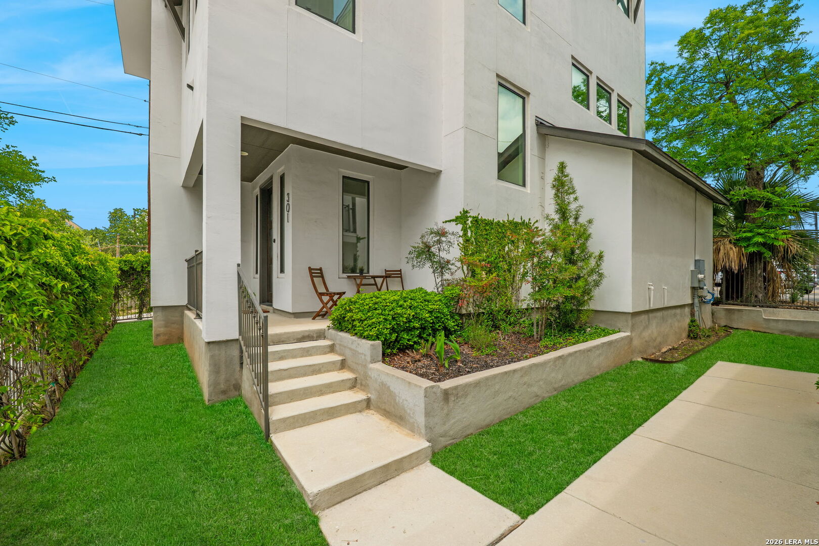 825 N Saint Marys St UNIT 301