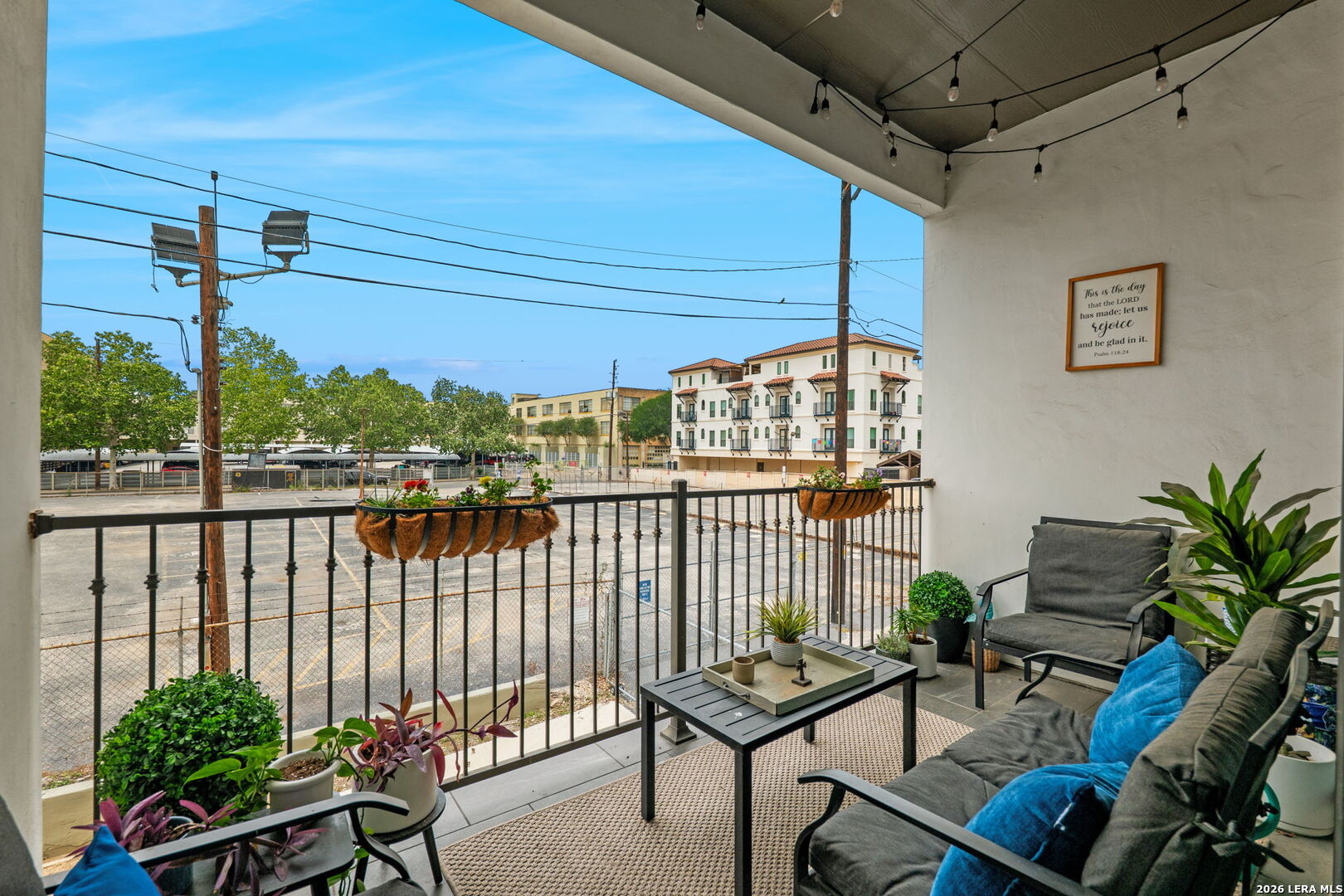 825 N Saint Marys St UNIT 301