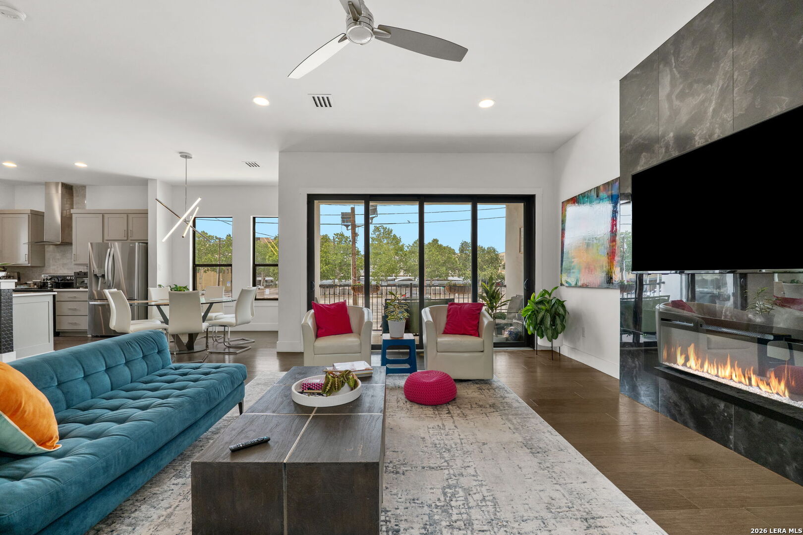 825 N Saint Marys St UNIT 301