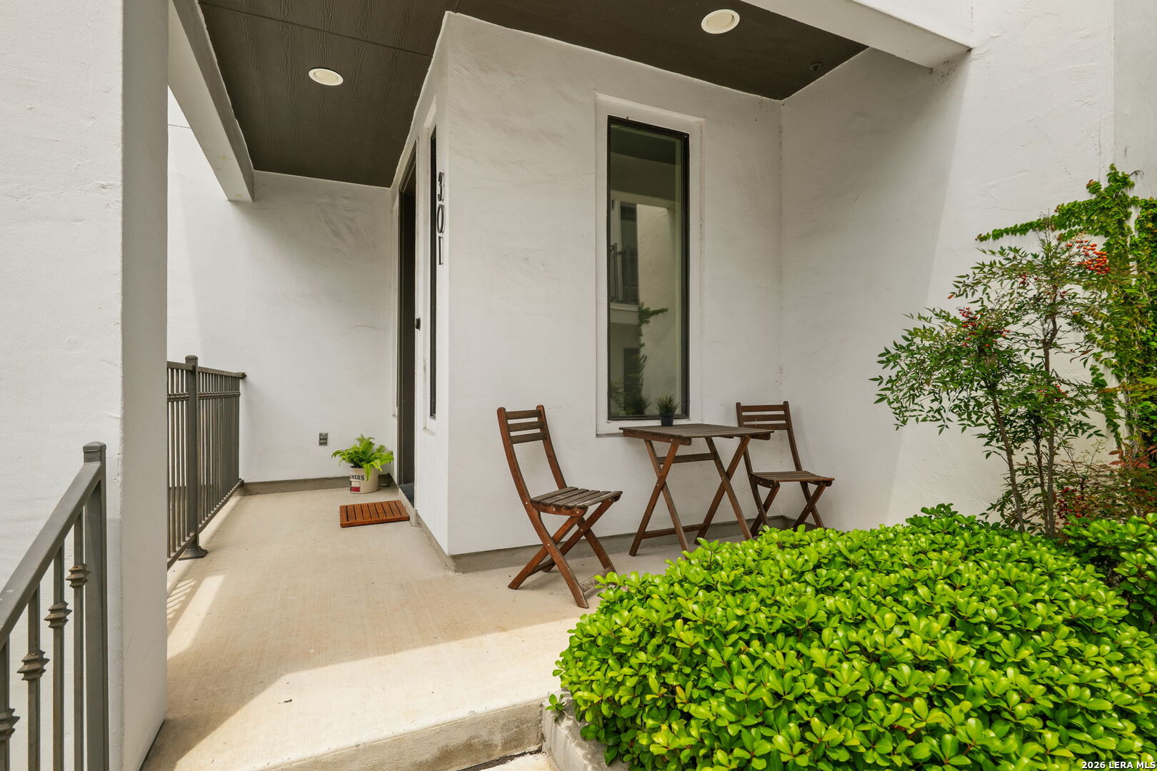 825 N Saint Marys St UNIT 301