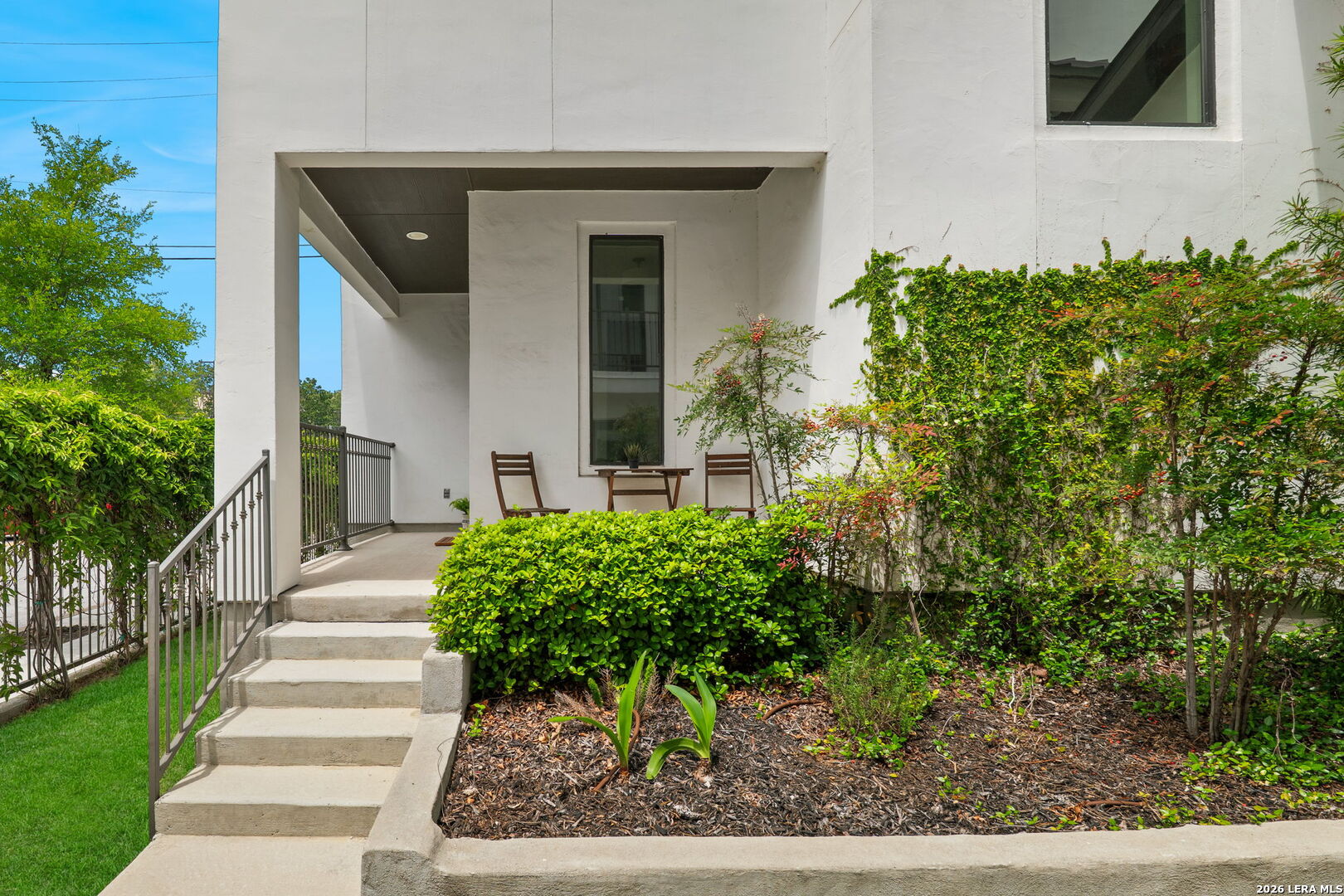 825 N Saint Marys St UNIT 301