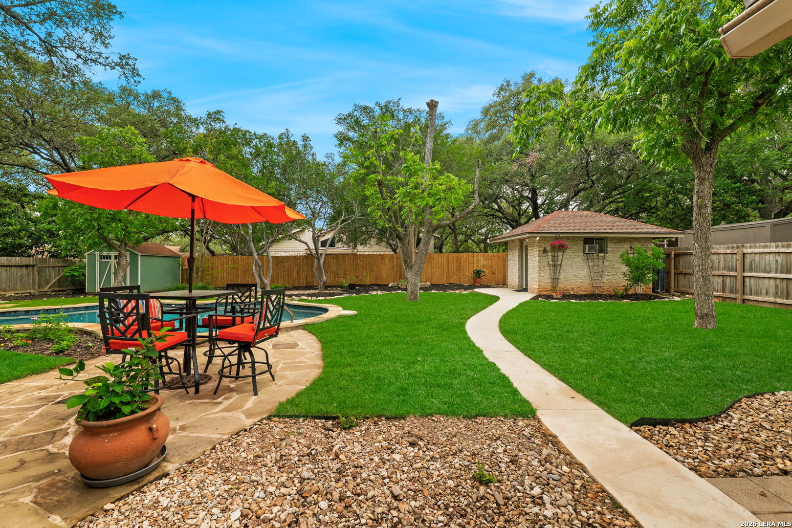 318 WHISPER WOOD LN