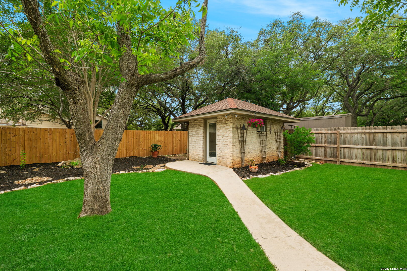 318 WHISPER WOOD LN