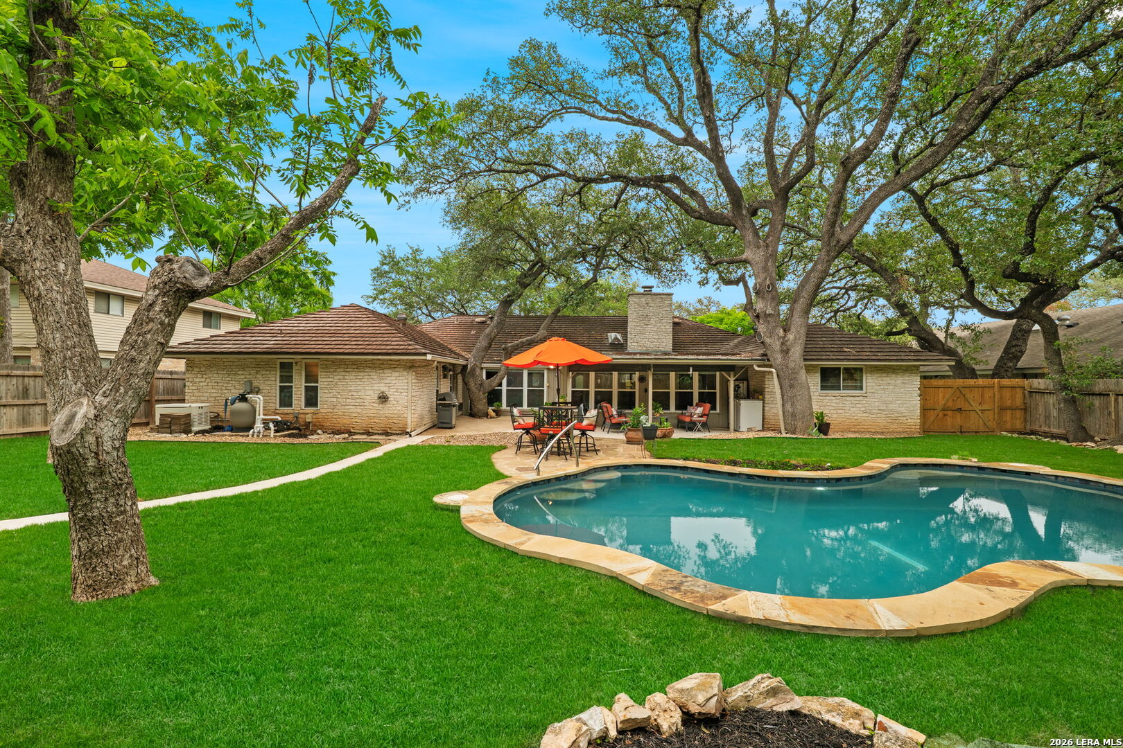 318 WHISPER WOOD LN