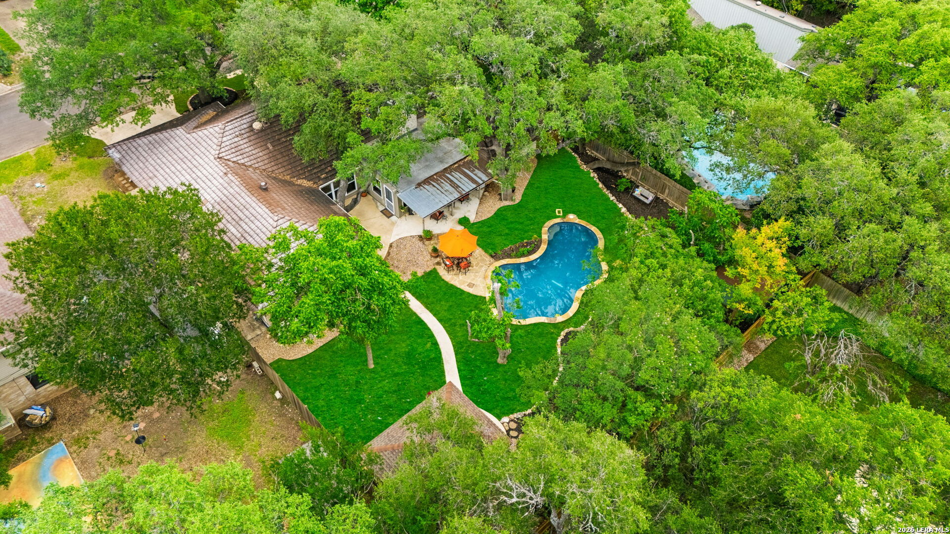 318 WHISPER WOOD LN