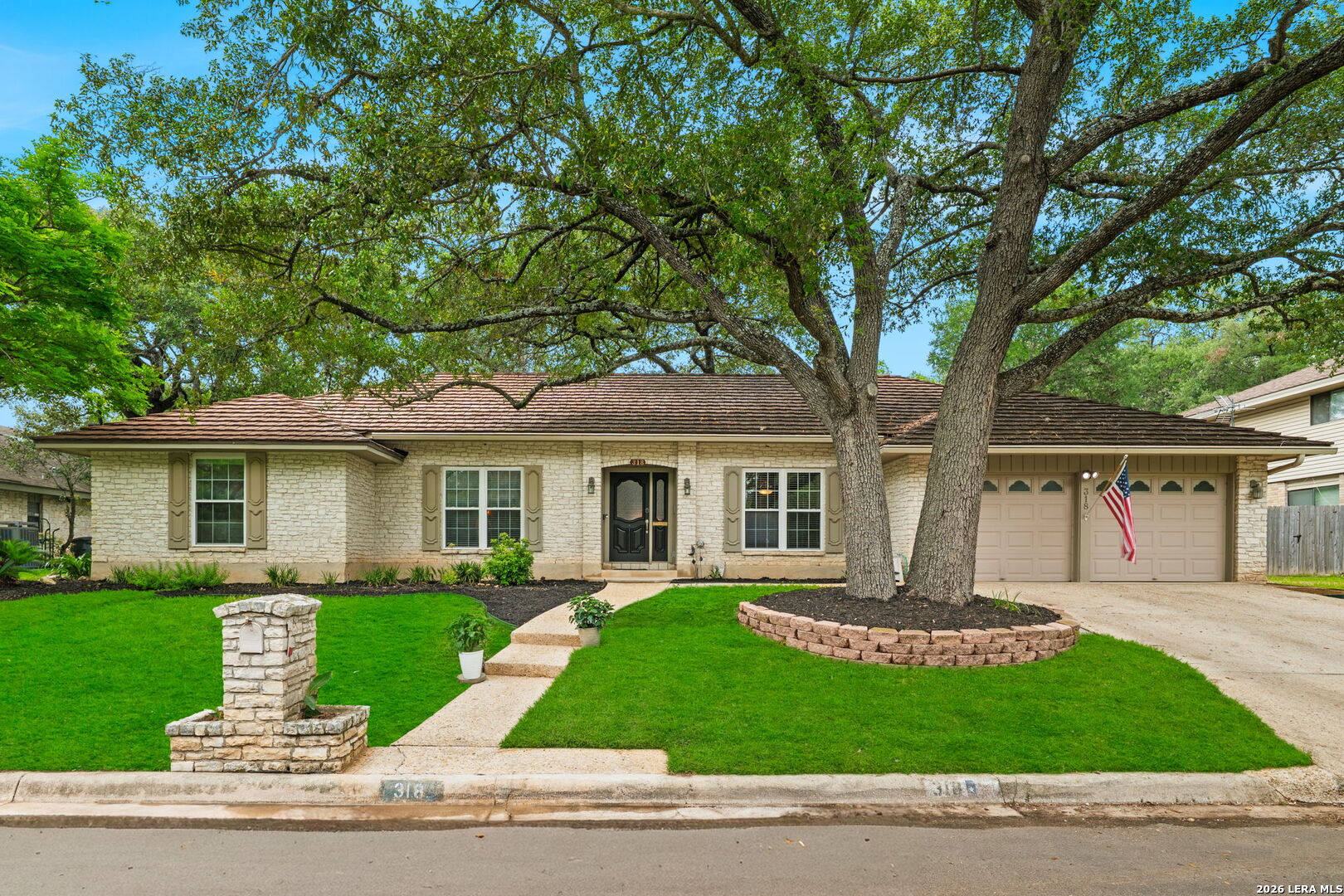 318 WHISPER WOOD LN