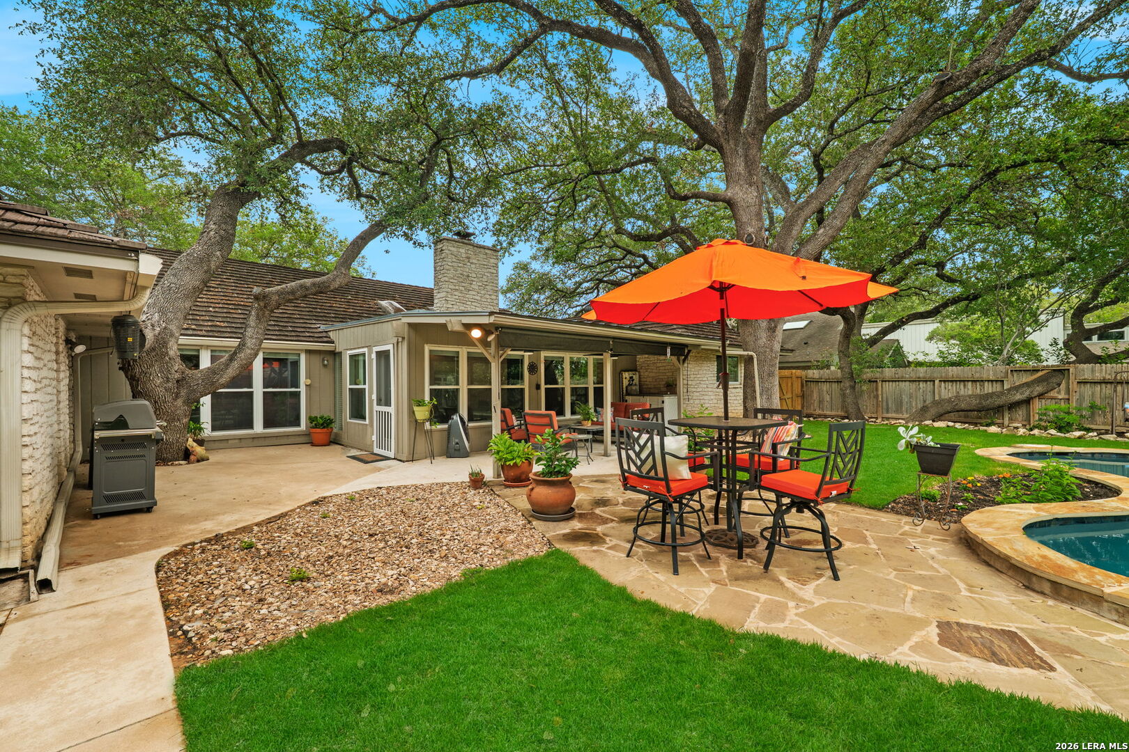 318 WHISPER WOOD LN
