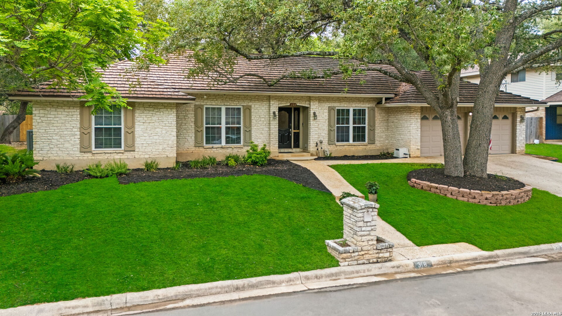 318 WHISPER WOOD LN