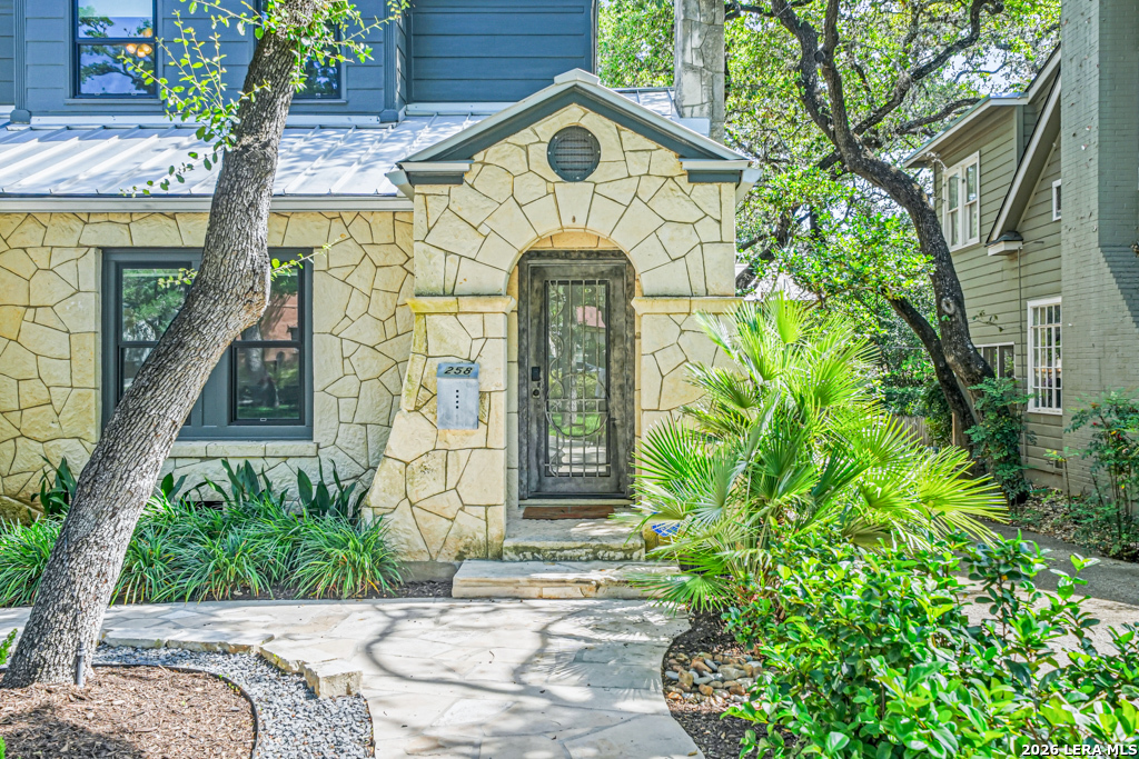 258 TUXEDO AVE
