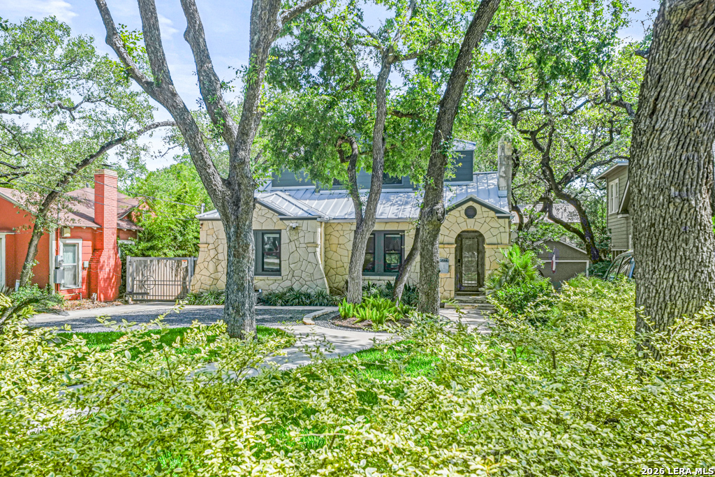 258 TUXEDO AVE