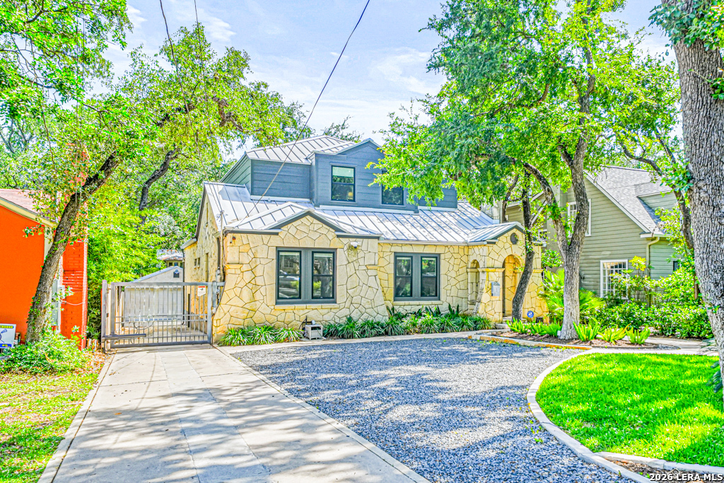258 TUXEDO AVE