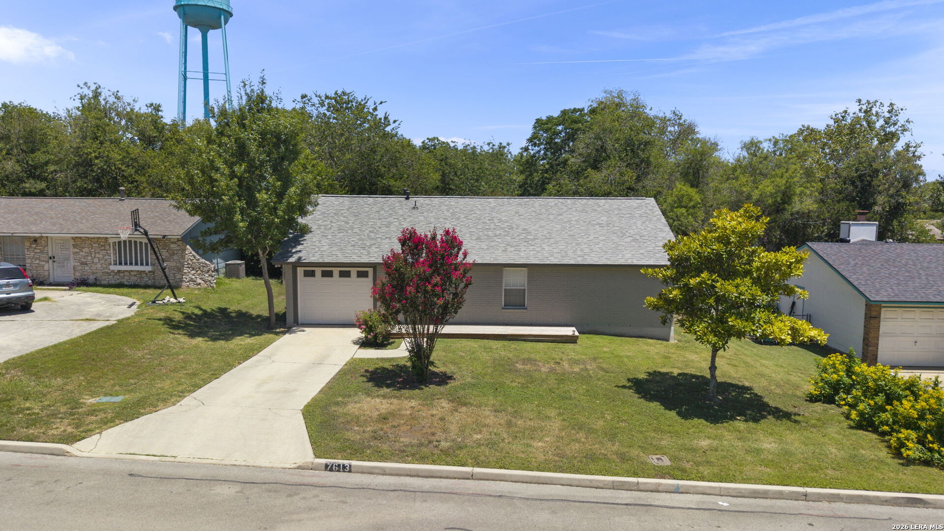 7613 LEAFY HOLLOW CT