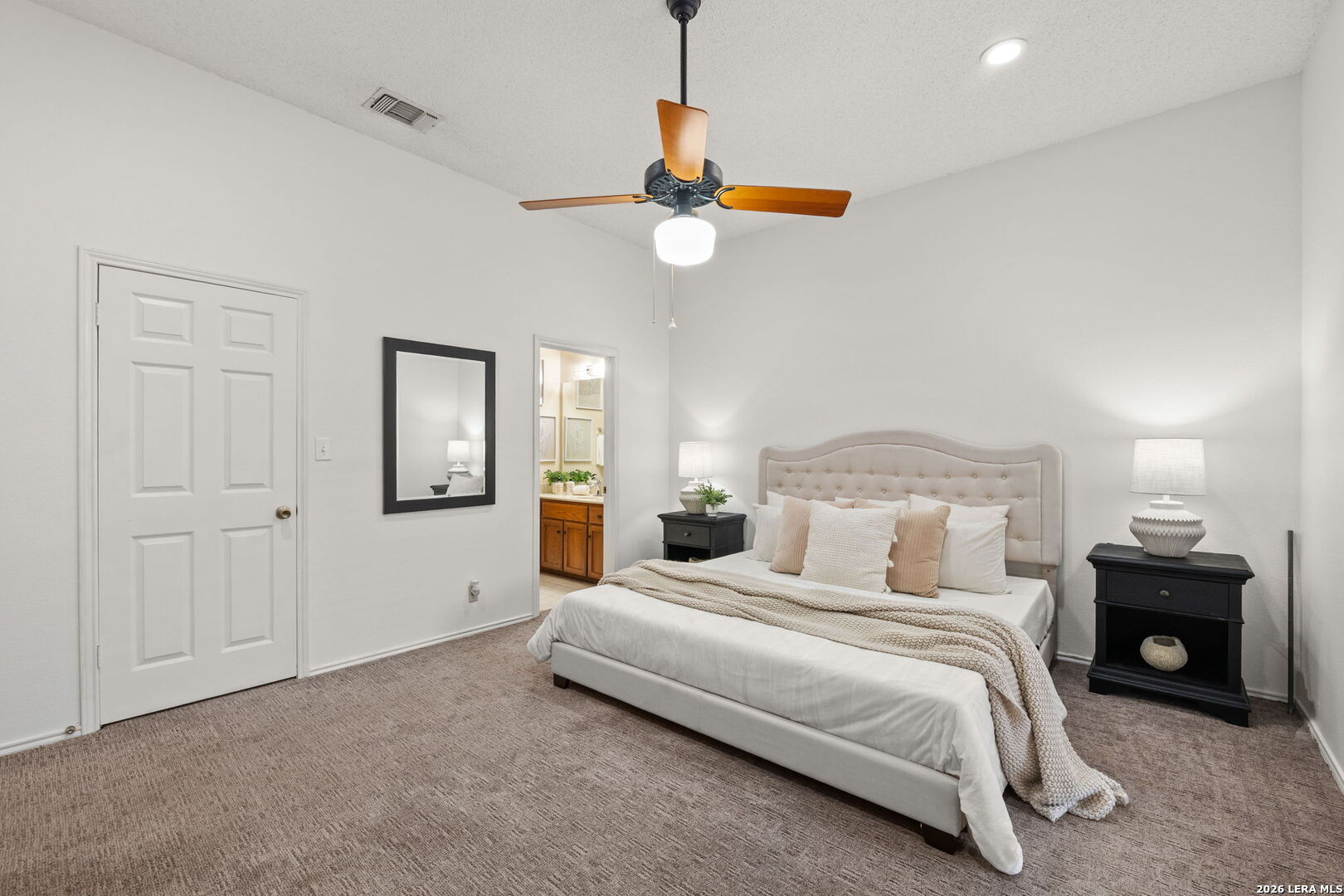 2902 Spring Bend