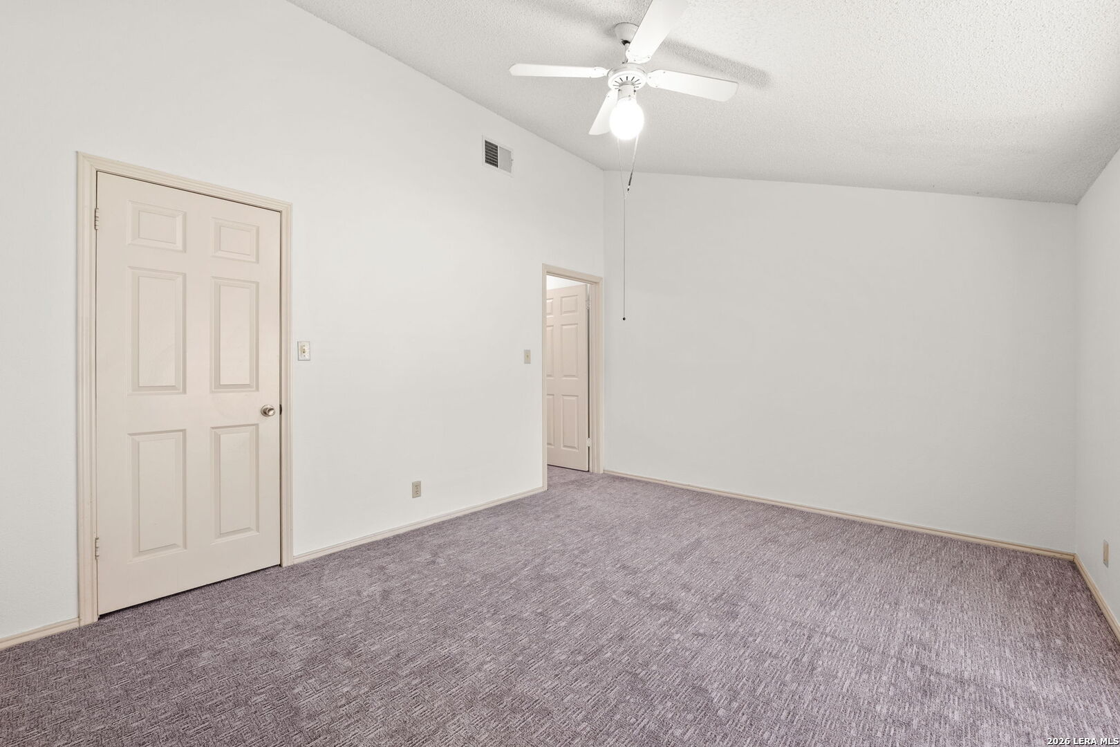 2902 Spring Bend