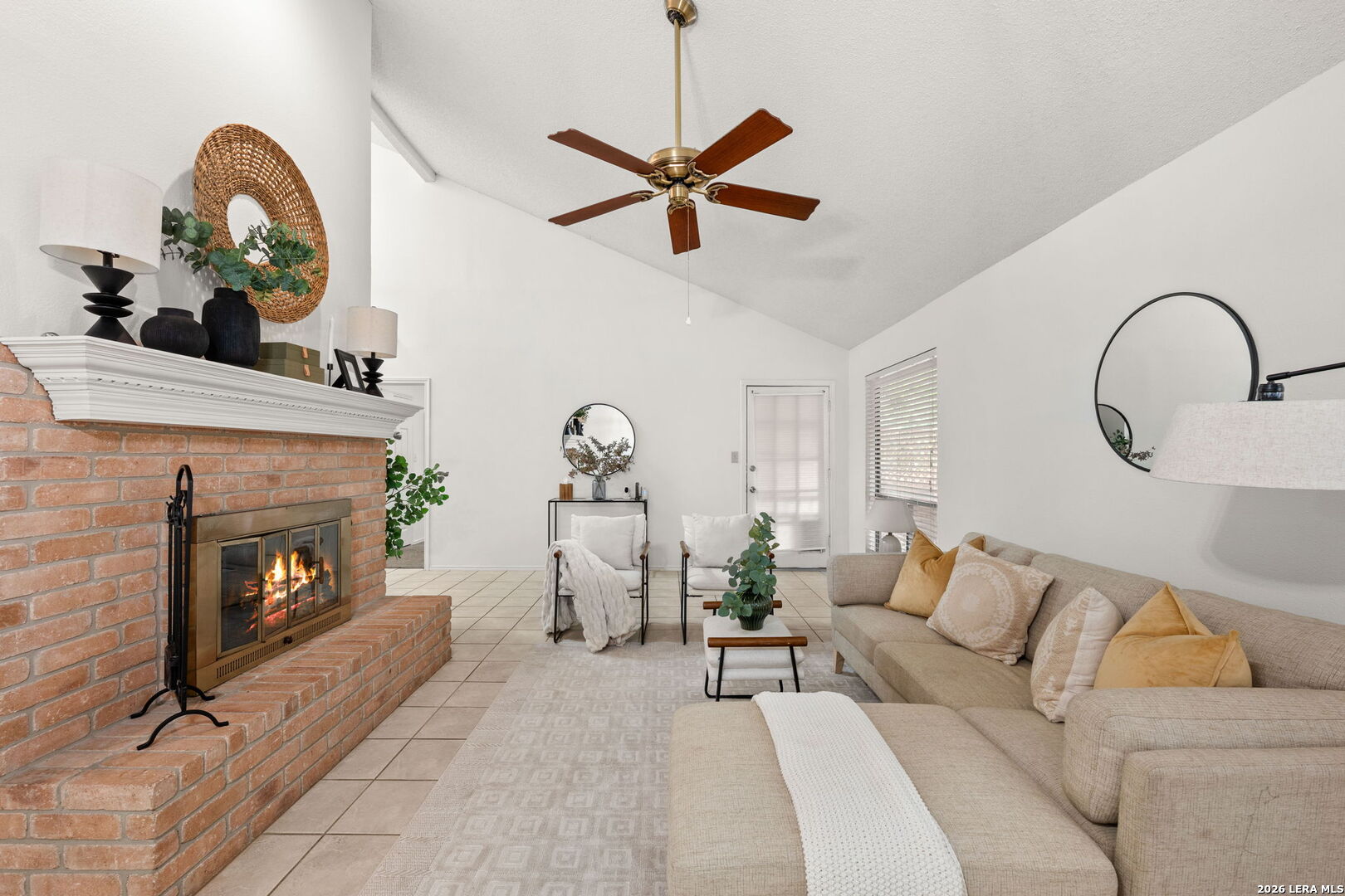 2902 Spring Bend