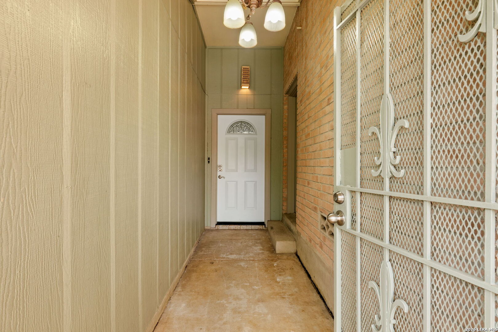2902 Spring Bend
