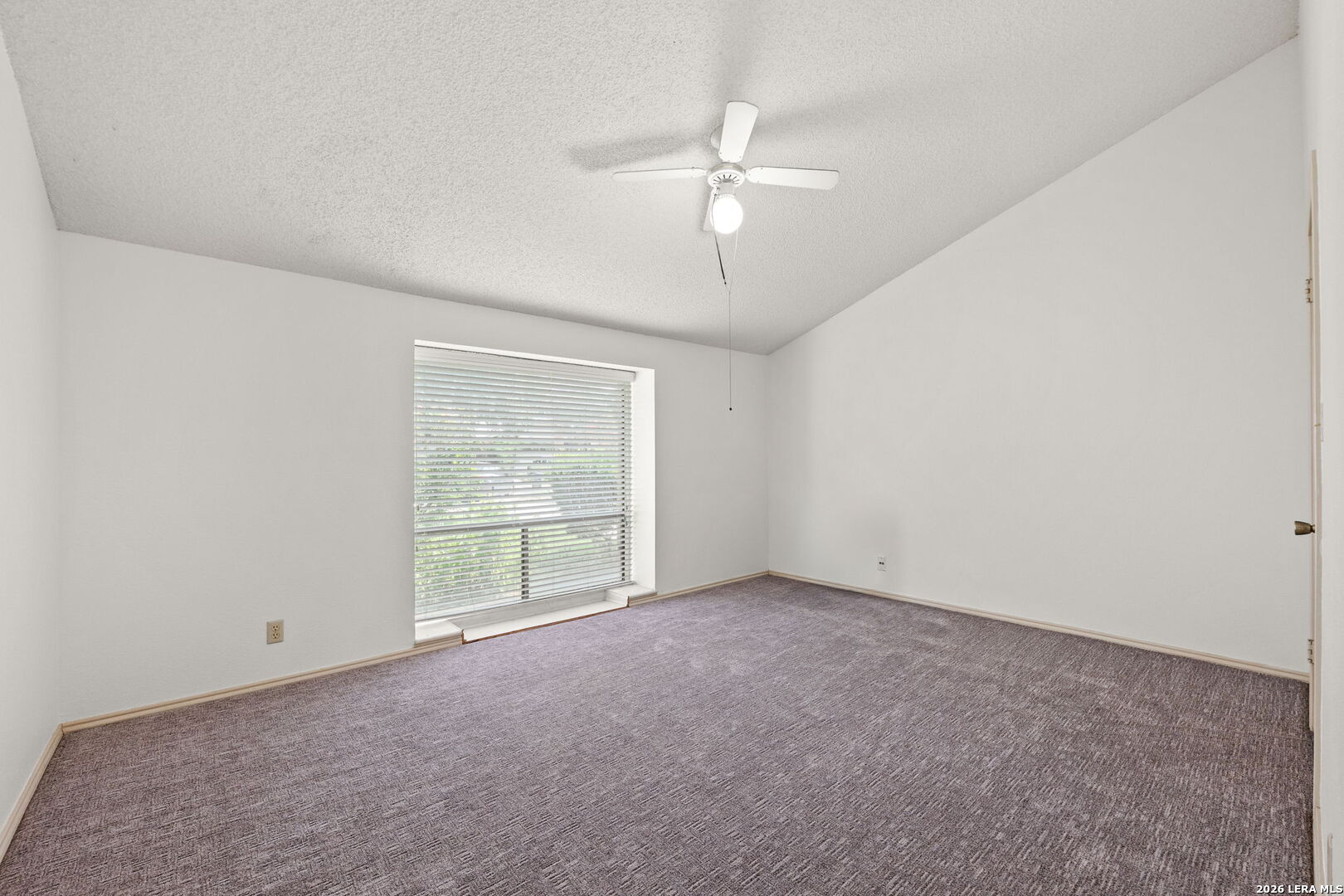 2902 Spring Bend