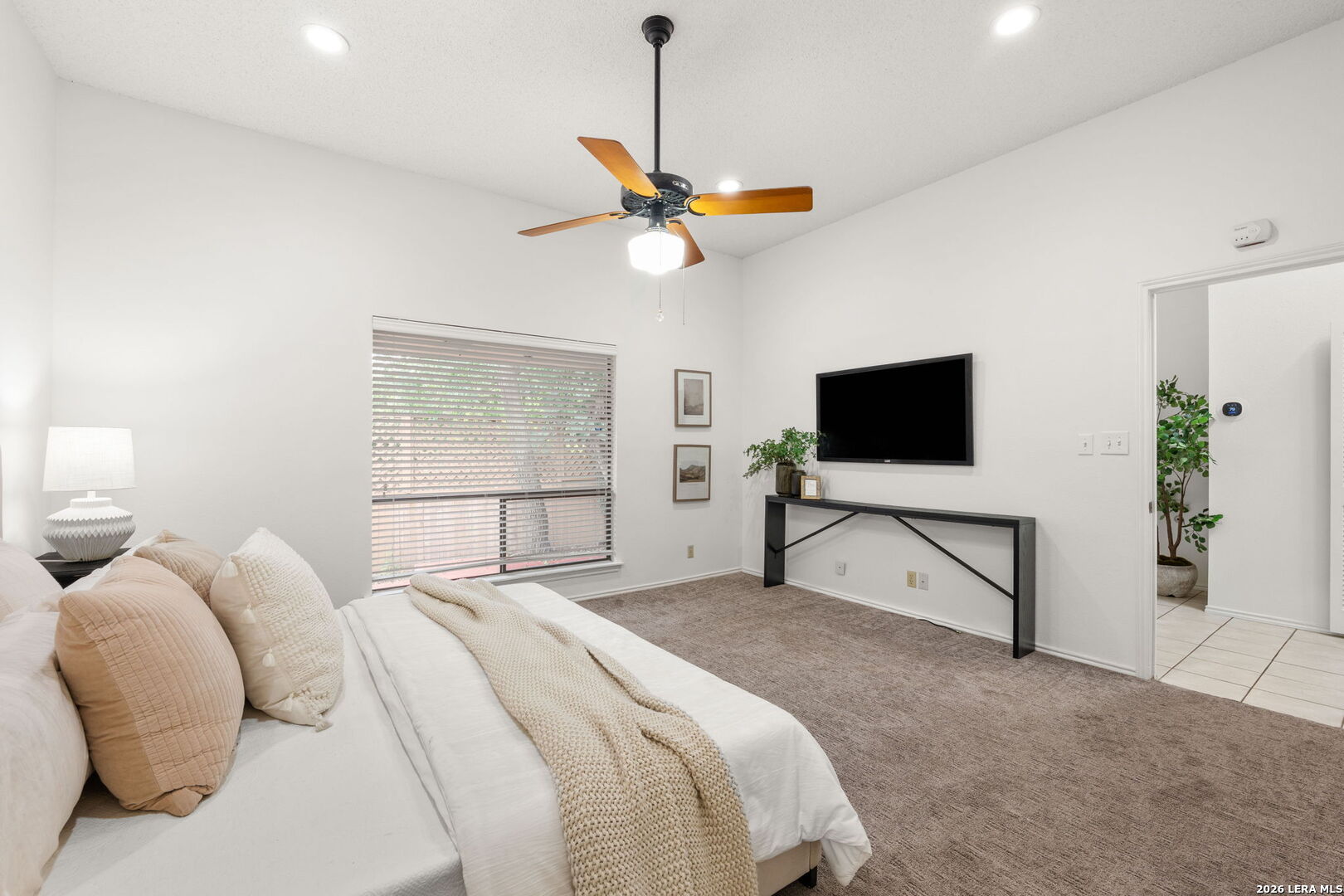 2902 Spring Bend