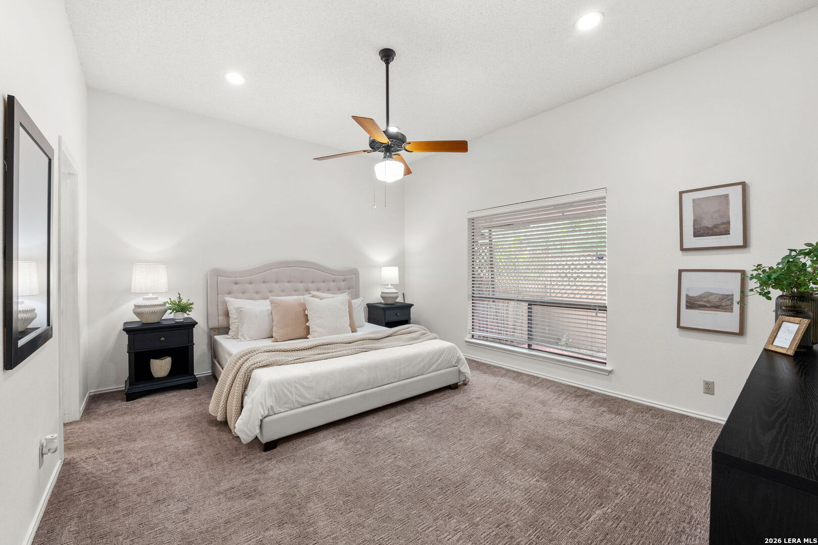 2902 Spring Bend