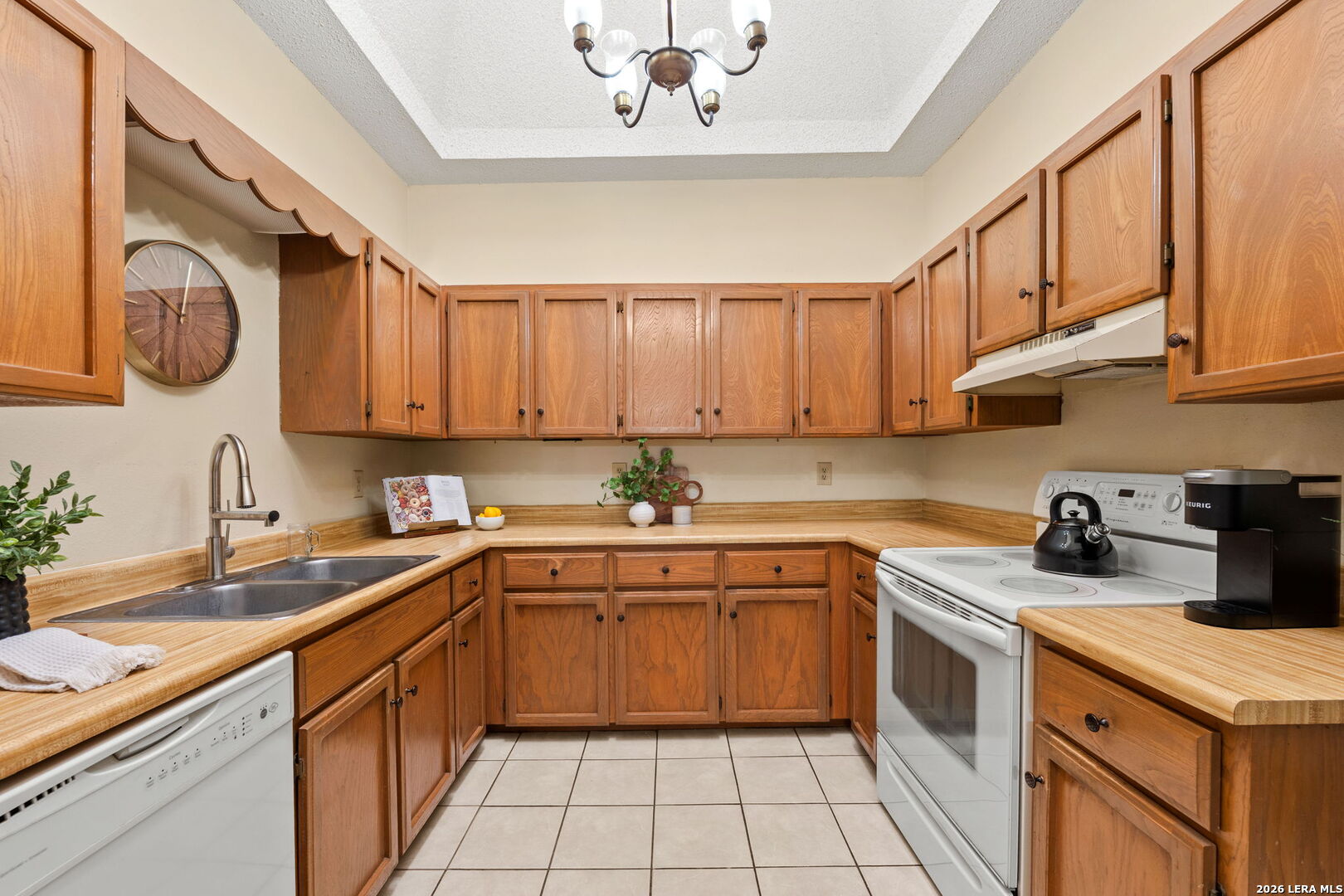2902 Spring Bend