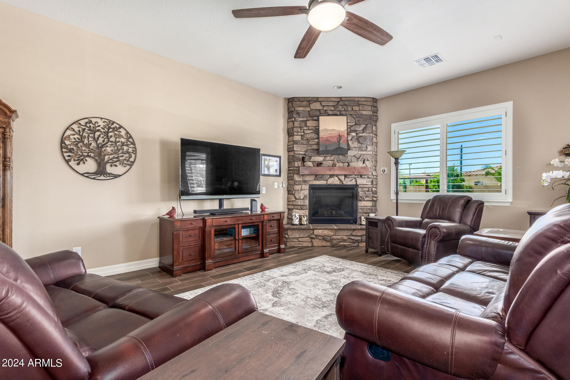 2944 E ORIOLE Drive