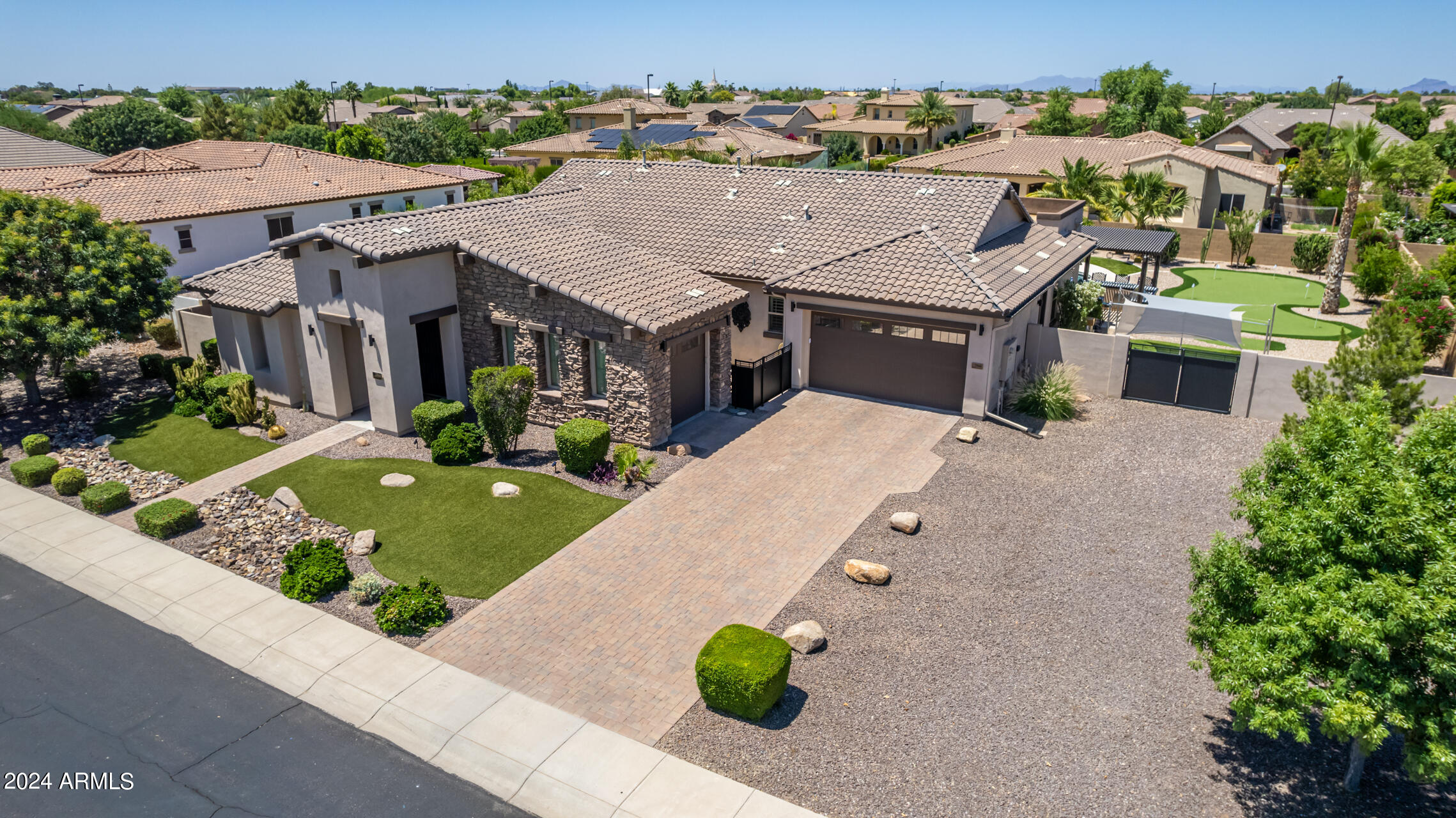 2944 E ORIOLE Drive