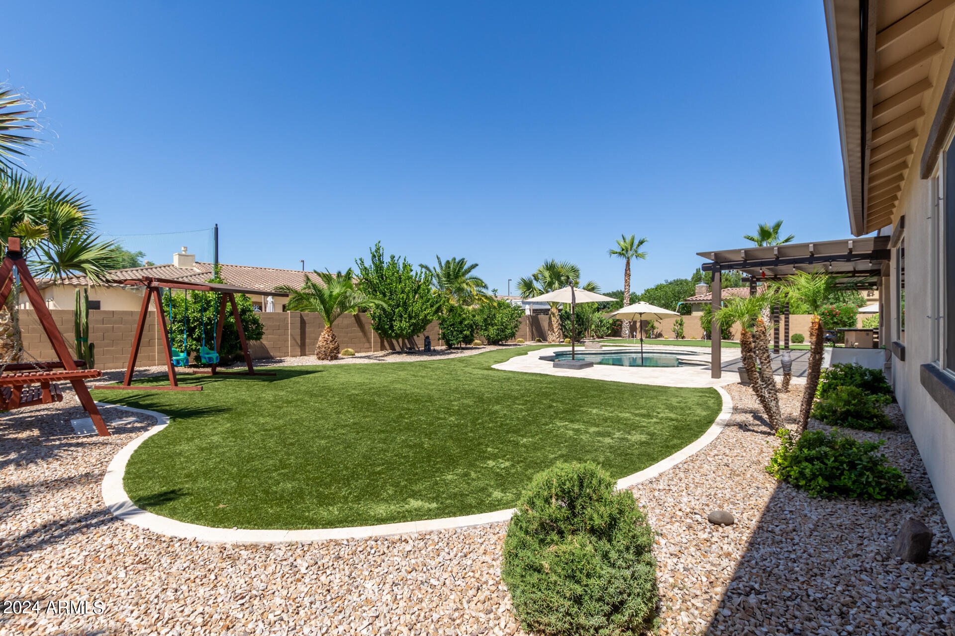 2944 E ORIOLE Drive