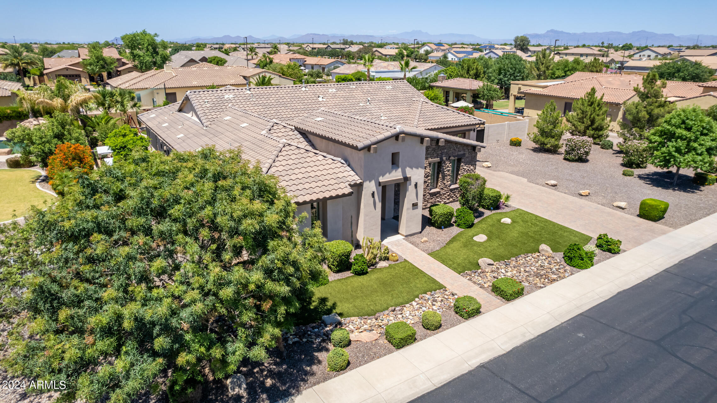 2944 E ORIOLE Drive