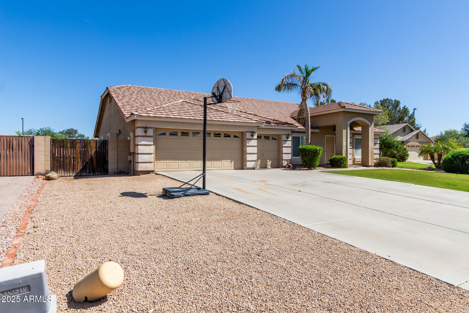 3784 E SIMPSON Court