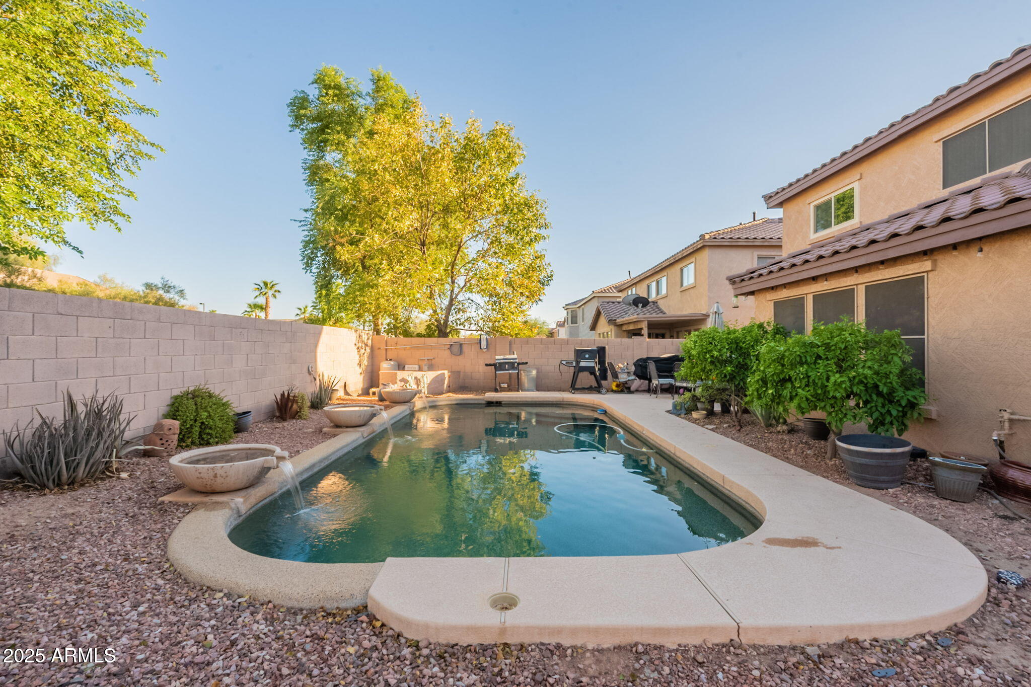 3311 S MARTINGALE Road